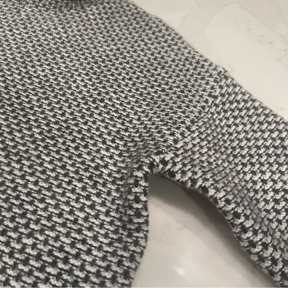 Christian Siriano New York grey and white turtleneck sweater - Picture 16 of 16